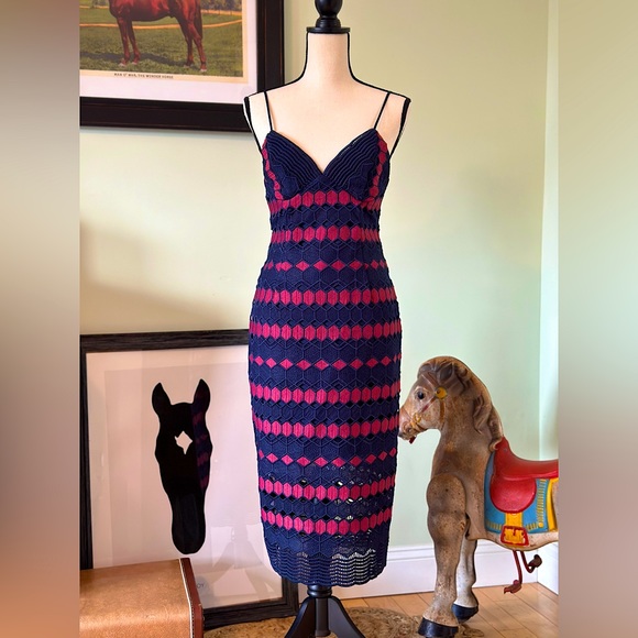 BARDOT Navy Burgundy Diamond Lace Embroidered V-Neck Sheath Dress 8 - Picture 3 of 11